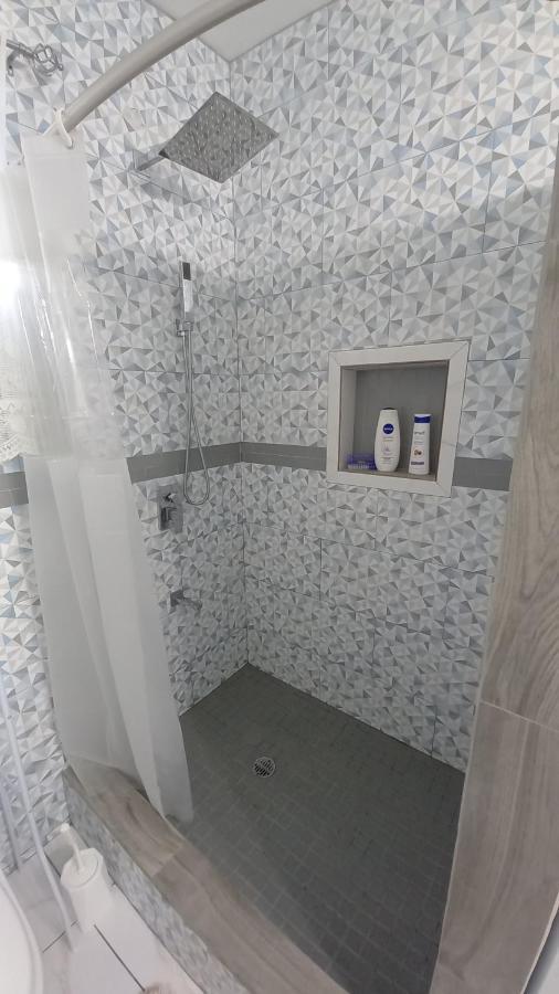 Appartement Cozy Vacation Retreat With Free Parking à Roseau Extérieur photo